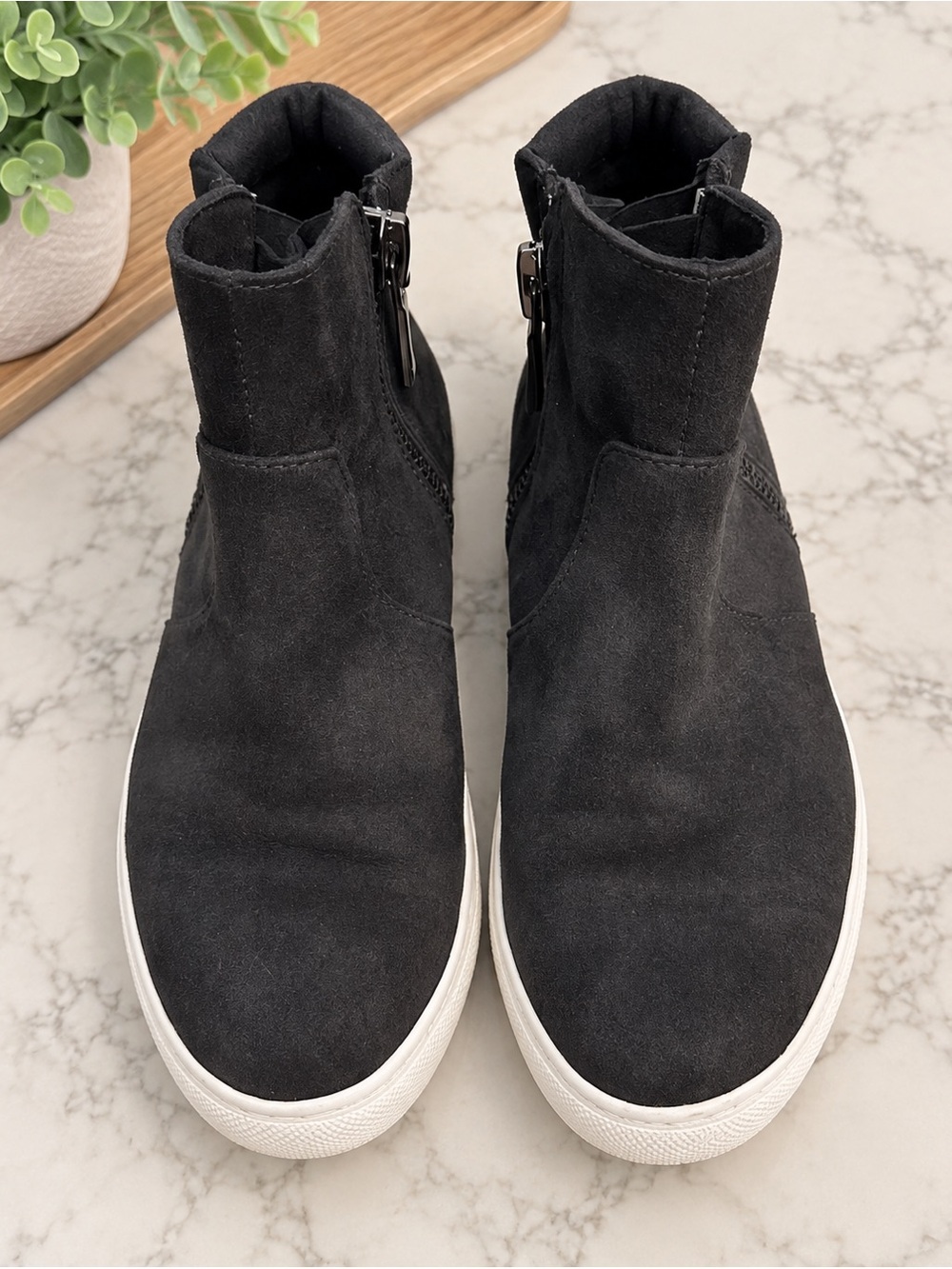 Dark grey Suede boots k